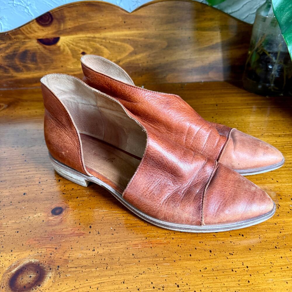 Free People Brown Leather Slip On Loafers Size 8 Distressed Boho Flats Pointed - Picture 3 of 6